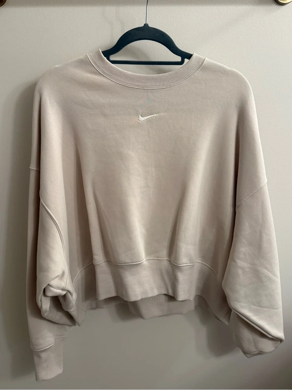 Nike Women’s Cropped Crewneck Sweatshirt